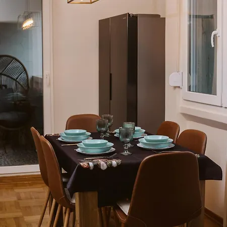 아파트 Bright, Newly Renovated Near Danube River