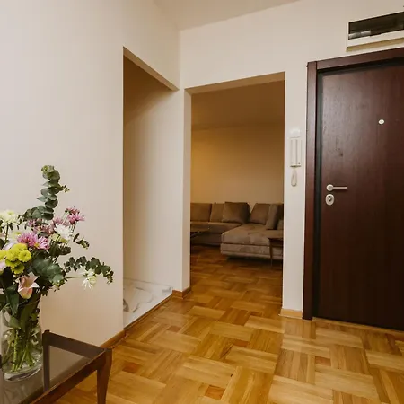 아파트 Bright, Newly Renovated Near Danube River *