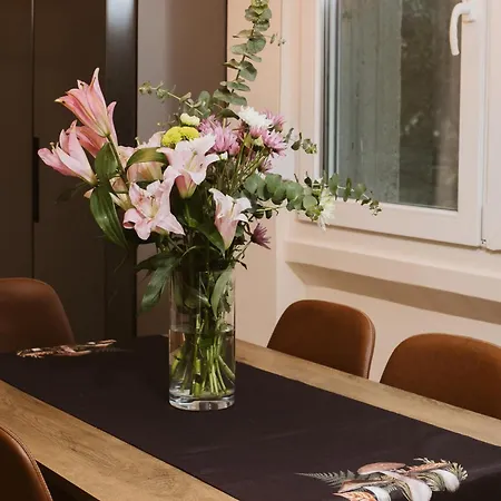 Bright, Newly Renovated Near Danube River *