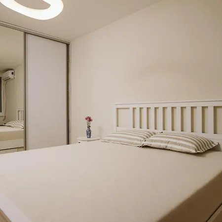 شقة Bright, Newly Renovated Near Danube River *