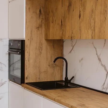 Bright, Newly Renovated Near Danube River شقة *