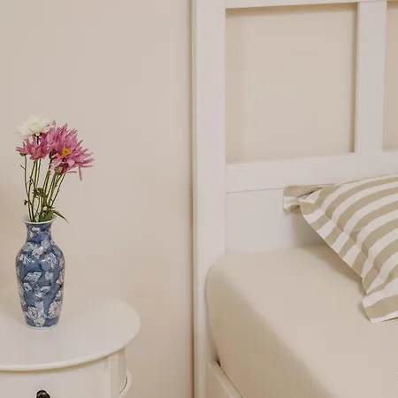 Bright, Newly Renovated Near Danube River *